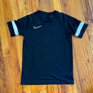 Mike Youth size L dry fit excellent condition